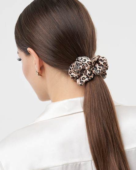 Almania gumka do włosów Scrunchie jedwabna w cętki – leopard