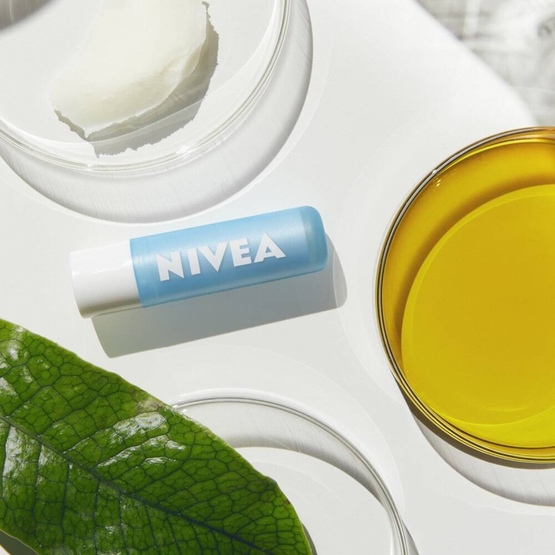 Nivea Pielęgnująca pomadka do ust Hydro Care 4.8g