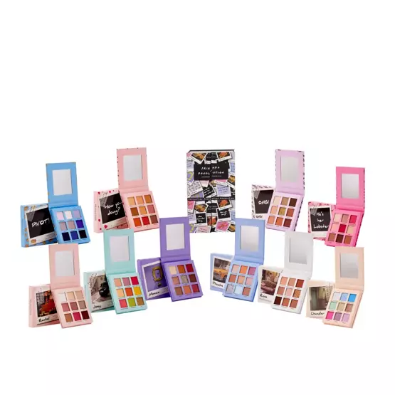 Makeup Revolution X Friends Eyeshadow Palette Vault Gift Set - Zestaw prezentowy